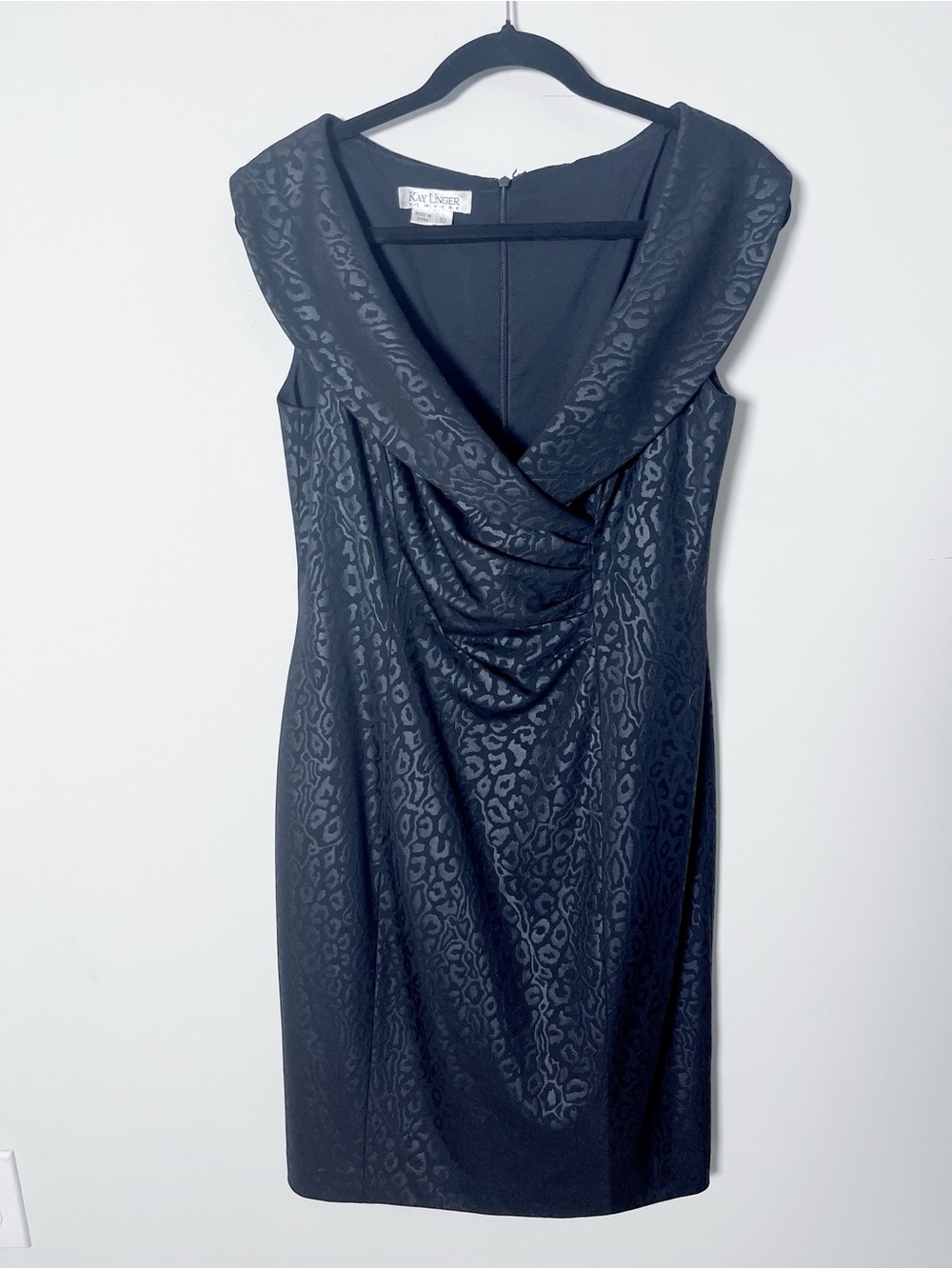 Kay Unger Cocktail Sheath Solid Black Dress LBD with Jacquard Print Flattering
